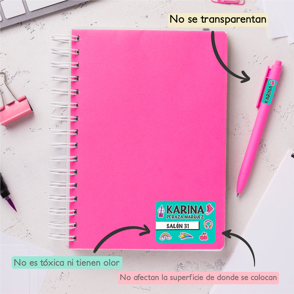 Detalle de etiquetas WRLD Paquete XL en lápices, plumas y colores