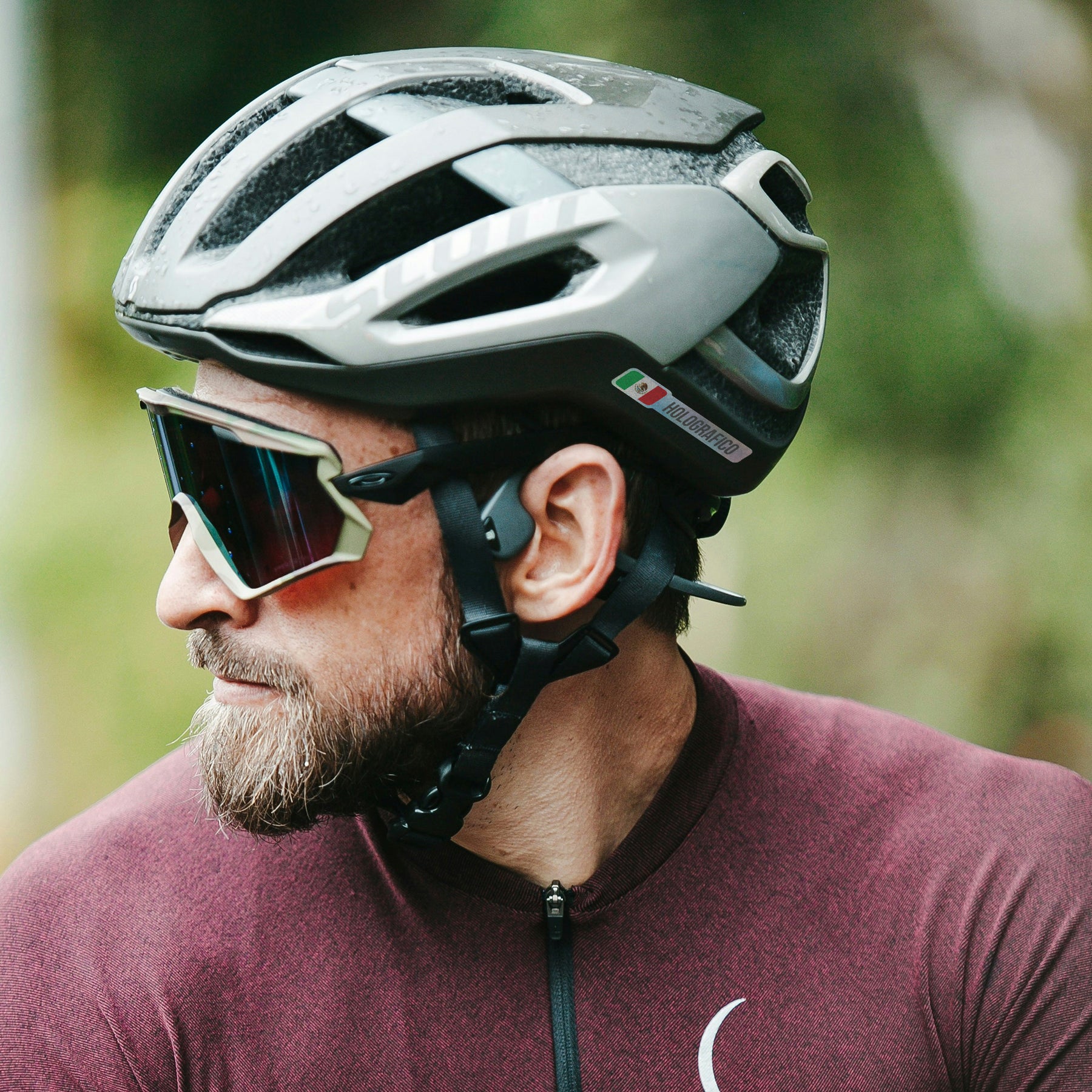 Contenido del paquete WRLD 20 calcomanías deportivas con nombre y bandera